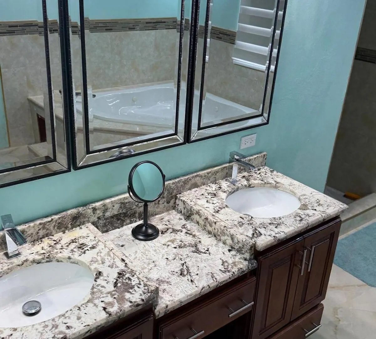 Paradise Home At Negril 3 Bedroom 2 Bathrooms 0*,  Jamaica